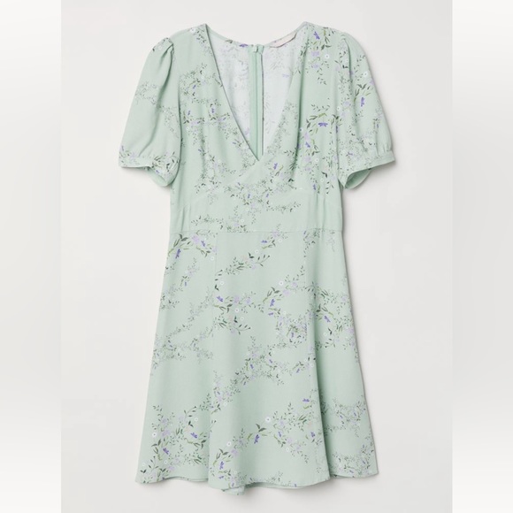 H&M Dresses & Skirts - H&M Green Floral Dress Size 10